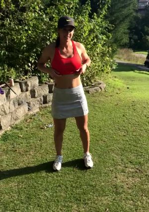 [32f] Who Wants To Golf With Me?