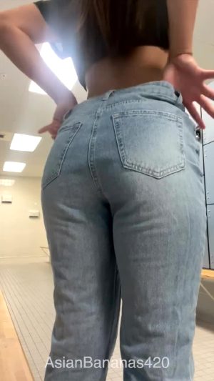 Flashing In The School Locker Room, Wanna Join? ?