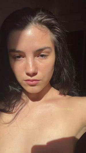 I Just Got Up, No Makeup And All Horny…am I Your Type? ?