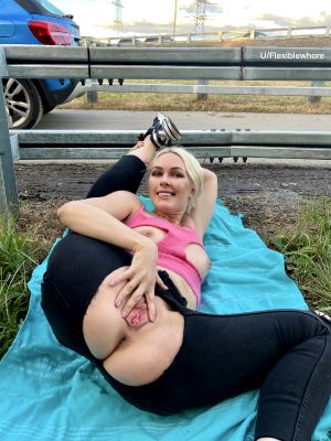 I Love Showing My Pussy To Guys And Guys Like That I Love Doing It??