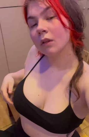 I Love Showing My Tits ?