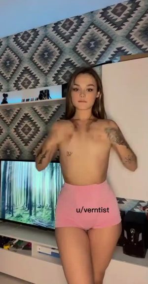 I Love Showing My Tits