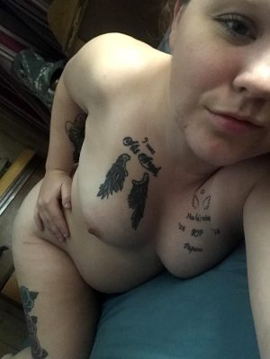 I Love Showing Off My Boobs,my Ass And My Pregnant Belly What You Think About It!!😘🥰😋