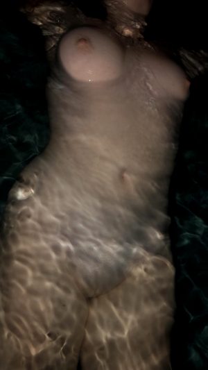 It’s So Relaxing Swimming Naked Sometimes (19)