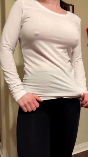 Wanna Jerk Off On My 32DDD’s? ???