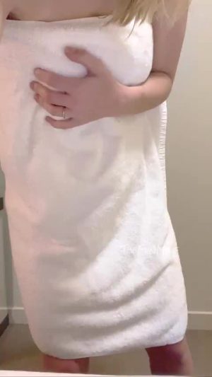 Would You Want This Mom Of 3 Dropping Her Towel Around You!