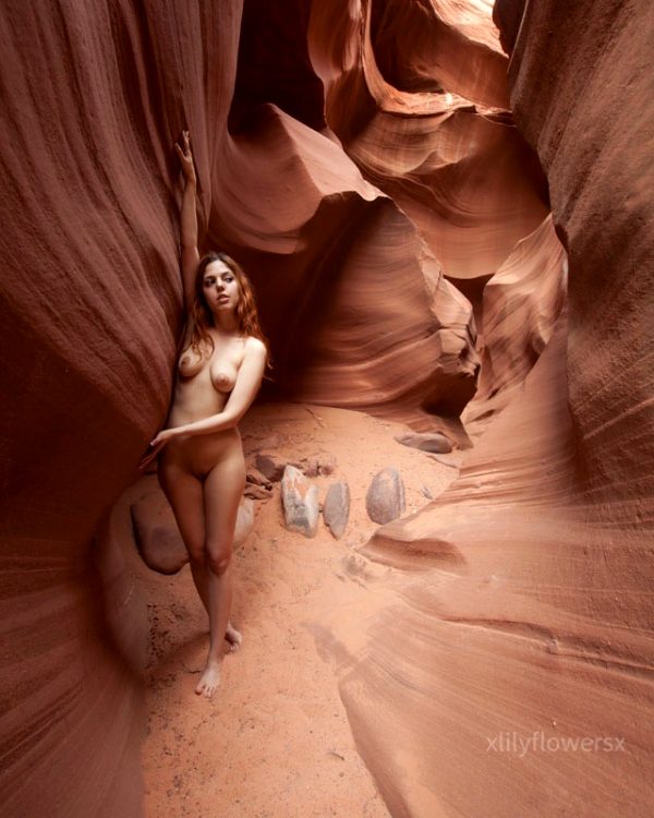 showing-my-slot-in-the-slot-canyons_001