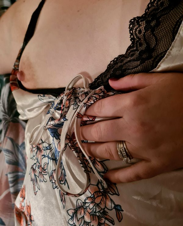 slipped-out-of-my-silk_001